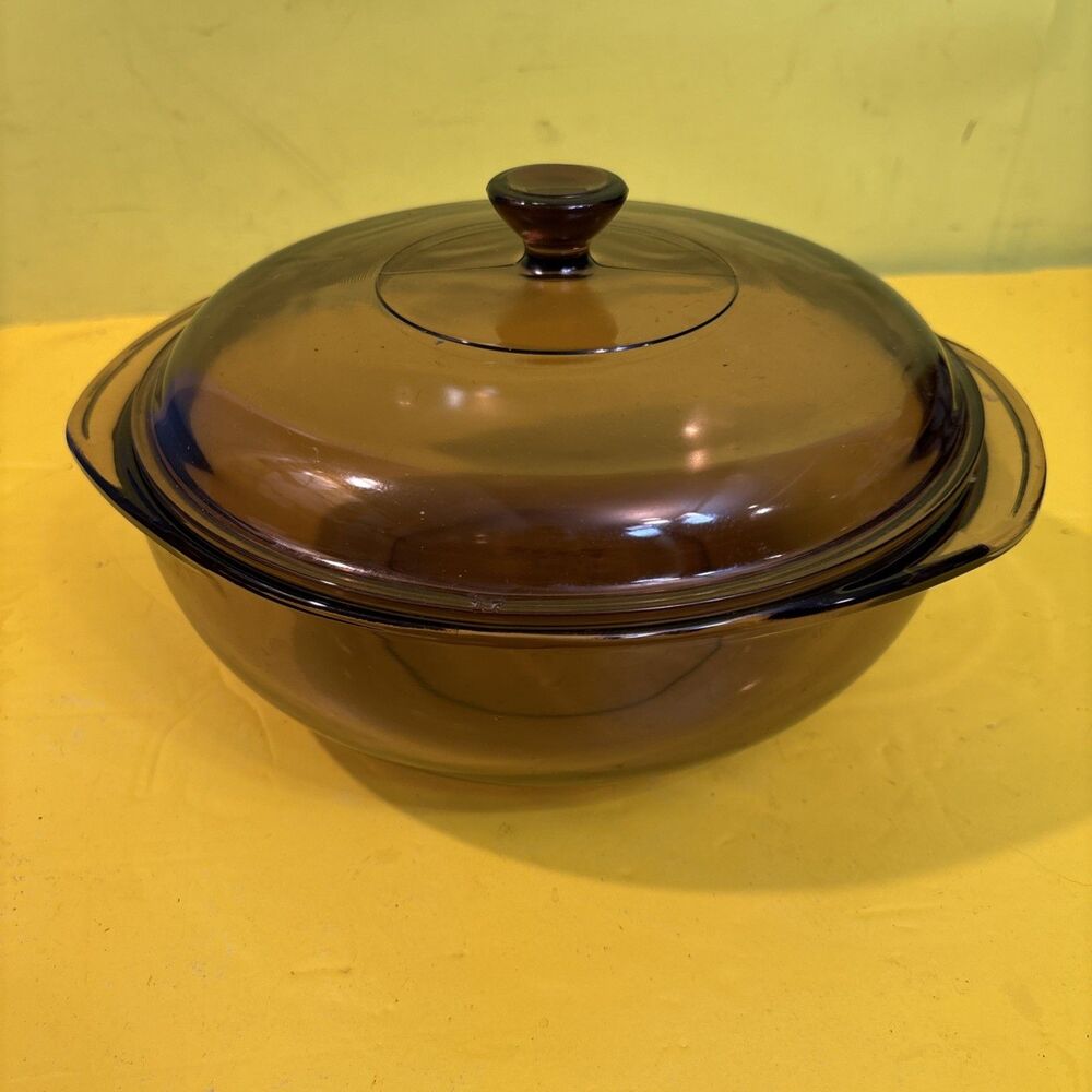 Pyrex 024 2L Amber Brown Glass Bowl Casserole Dish Vintage
